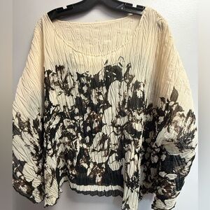 EUC Cream and Black Floral-Print Pleated Oversized Tunic Blouse Women’s Size OS